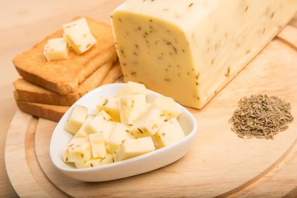 黄色奶酪真的更“高级”?