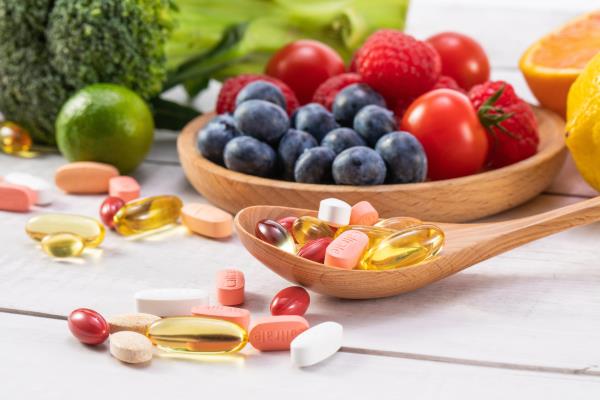 维生素e直接涂在脸上可以吗