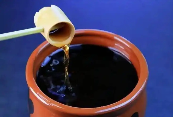 喝醋能软化血管?酸性≠“溶脂神器”,别再让醋背锅了