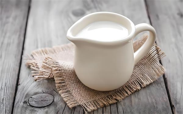 冷藏酸奶完胜常温酸奶？夏日冷饮选择背后的科学真相