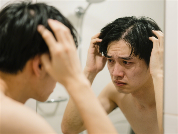 防脱洗发水真有用吗?一文读懂“瓶子里的希望”与科学证据