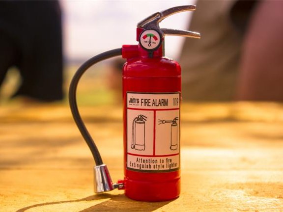 小小灭火器，关键时刻的大作用：你真的会用吗？